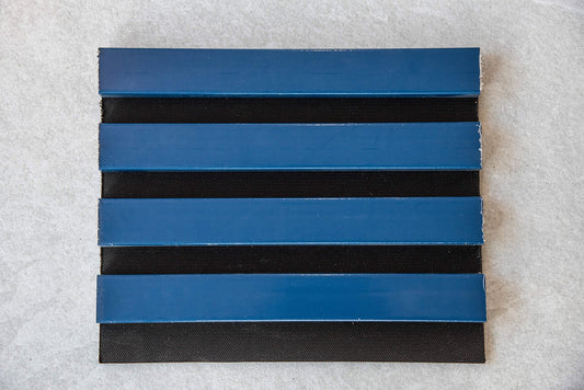 Riflaj Decorativ tip panou Abastru Mat pe Fundal Negru COD 8666