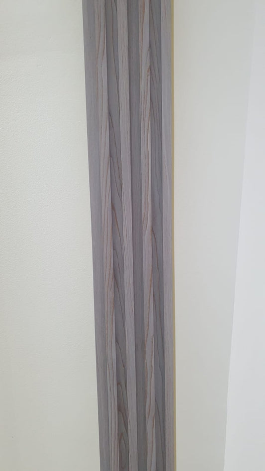 Riflaj Decorativ Gri cu nervuri naturale pentru Exterior si Interior, WPC Compozit Durabil, 2.8m lungime